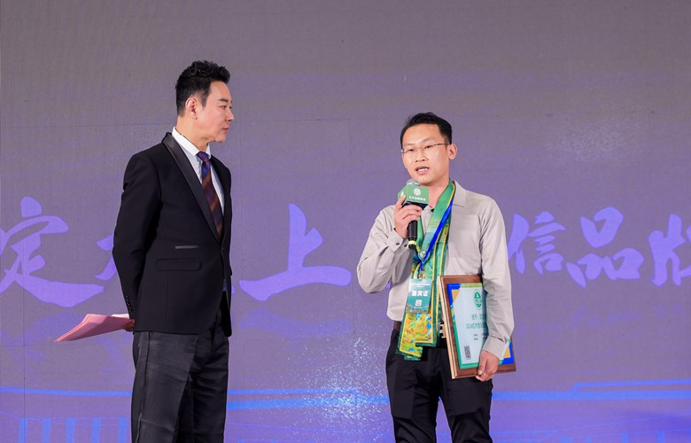 榮獲“2024紅木整裝定制熱門品牌”，國方家居接受央視主持人采訪（內附視頻）